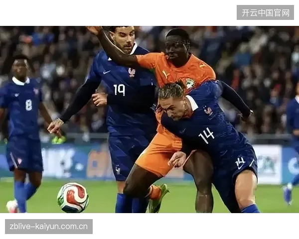 德尚大规模轮换导致后防不稳,法国队爆冷不敌科特迪瓦敲响警钟 德尚大规模轮换导致后防不稳,法国队爆冷不敌科特迪瓦敲响警钟